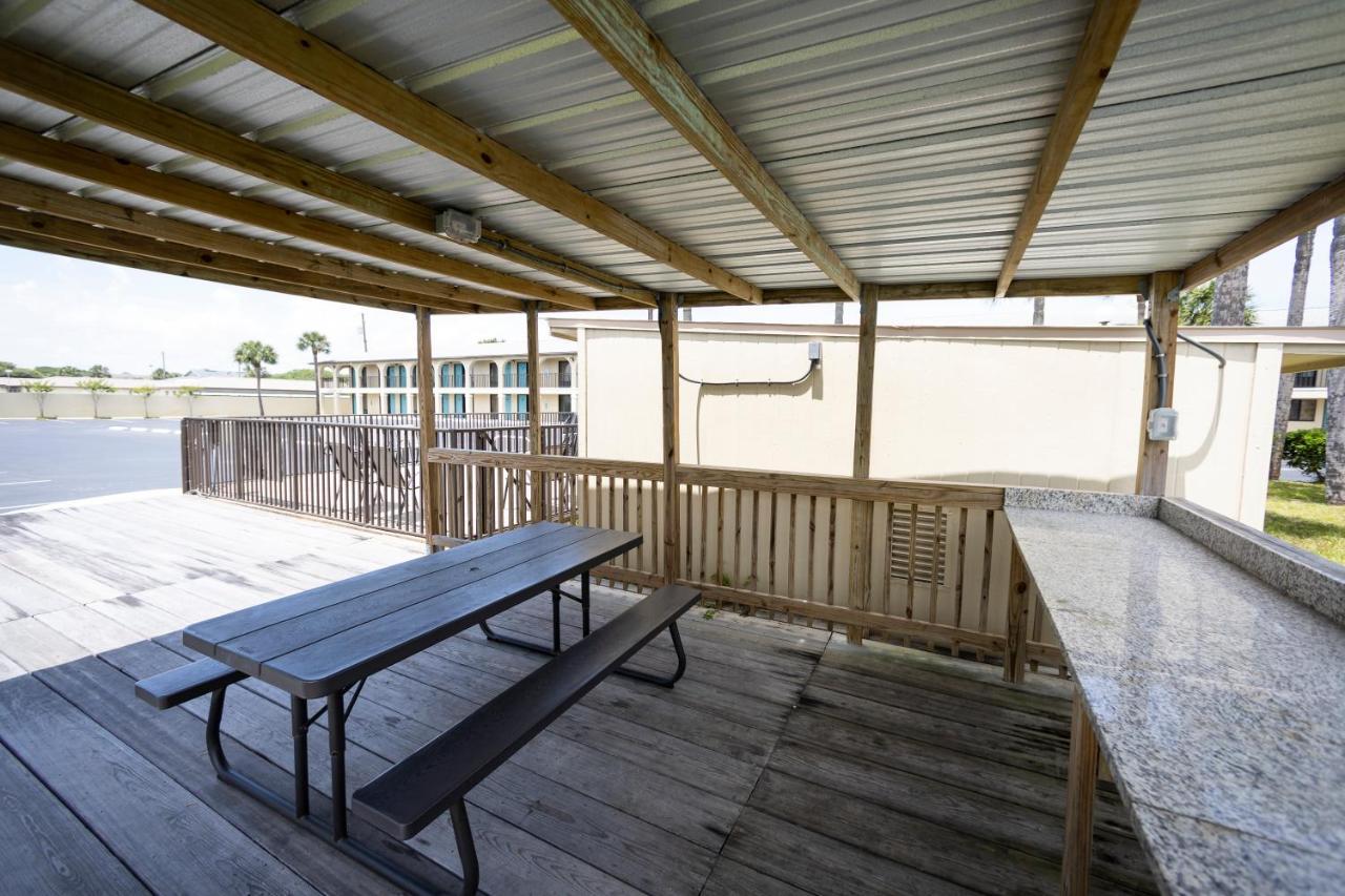 Ocean Breeze Inn St. Augustine Beach Exterior photo