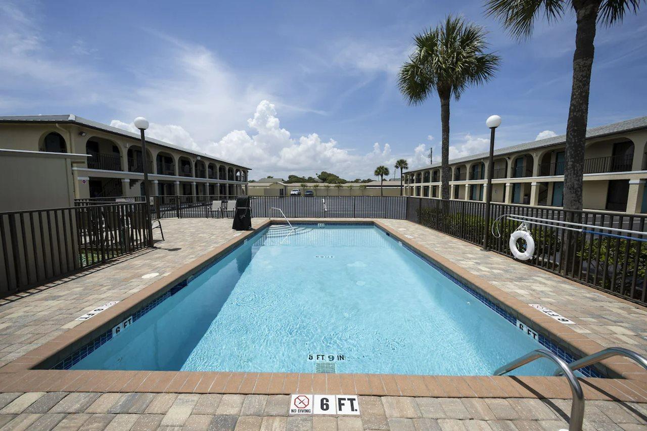 Ocean Breeze Inn St. Augustine Beach Exterior photo